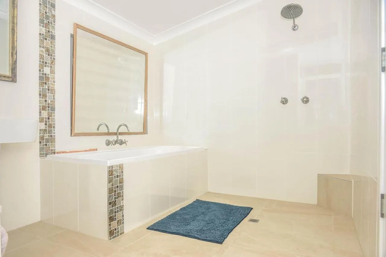 Casa de Férias Maleny District - Charming Cottage In Witta 2 Beds